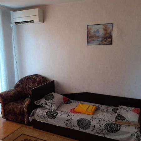 Retro Apartment Malko Tŭrnovo Eksteriør billede